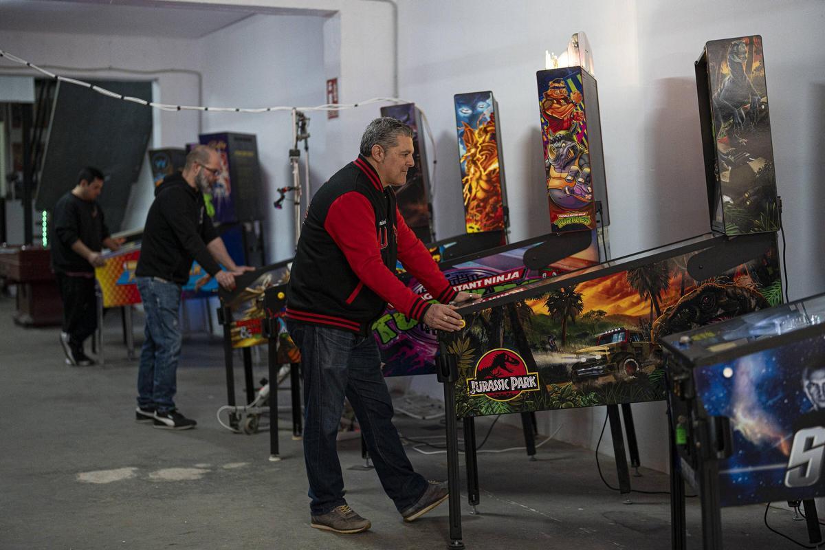 Así es la nueva sede de la asociación ARCADE en Esplugues: con 120 recreativas y medio centenar de pinballs