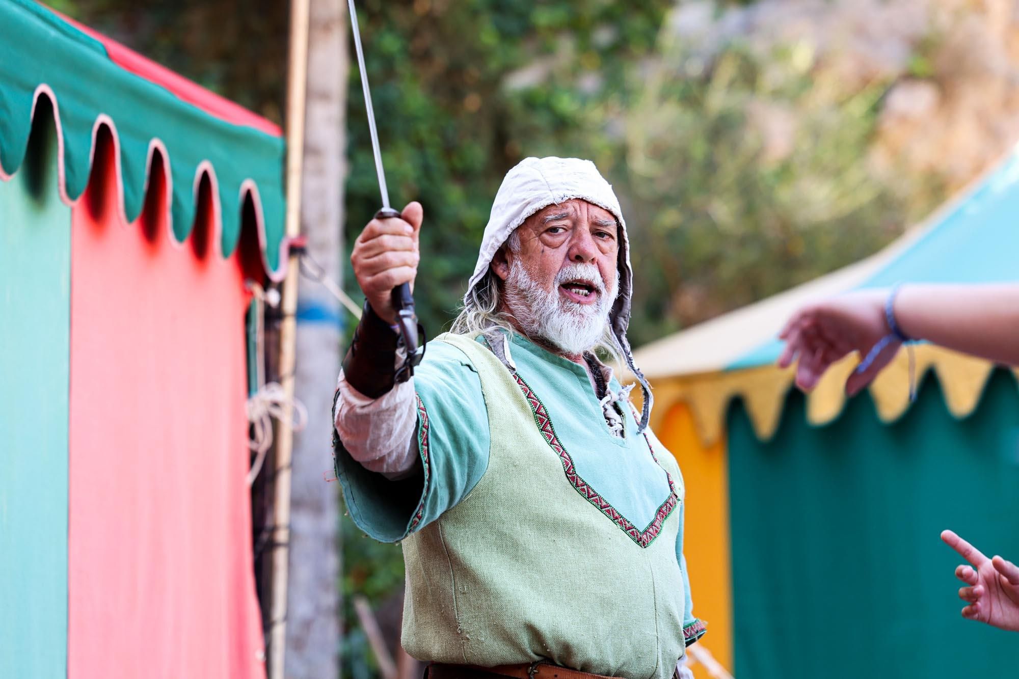 Los escolares de Ibiza visitan la feria Eivissa Medieval