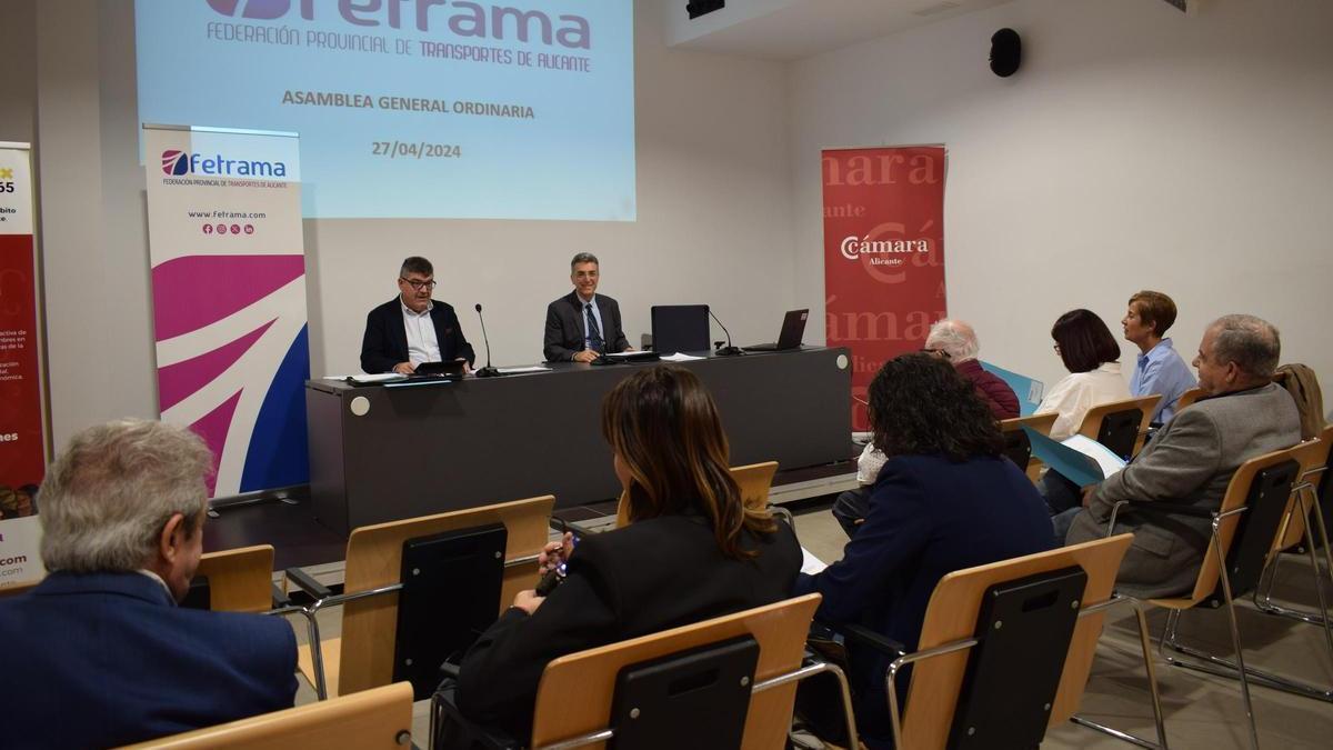 La asamblea celebrada por la Federación Provincial de Transportes de Alicante (Fetrama).