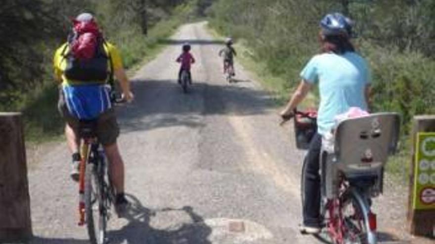 Agró y vecinos de Paterna plantean conectar el Parc del  Túria con la vía Ojos Negros