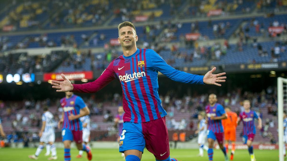 Piqué celebrant un gol