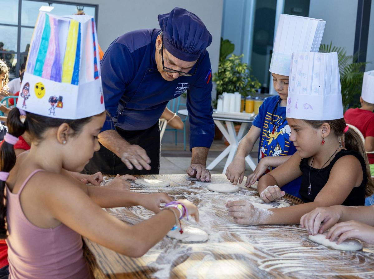 Campamento de verano para hijos de trabajadores de la cadena Landmar Hotels.
