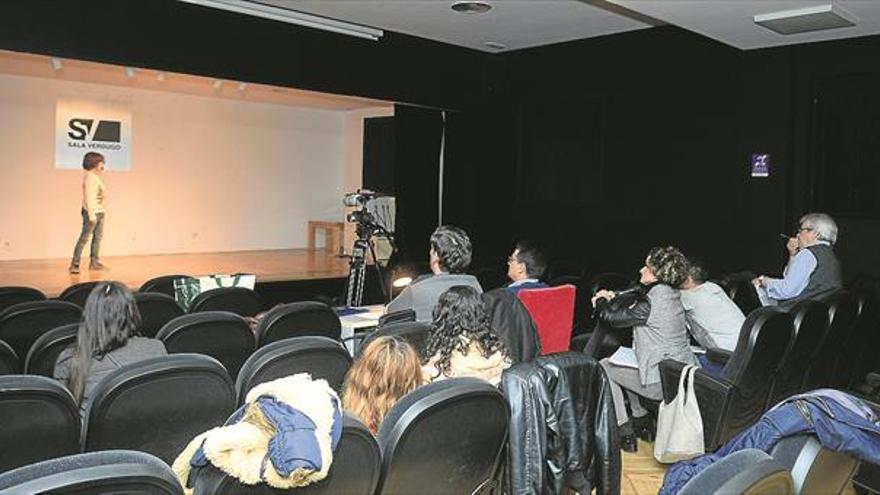 Alumnos de la universidad popular preparan un corto con tintes reivindicativos