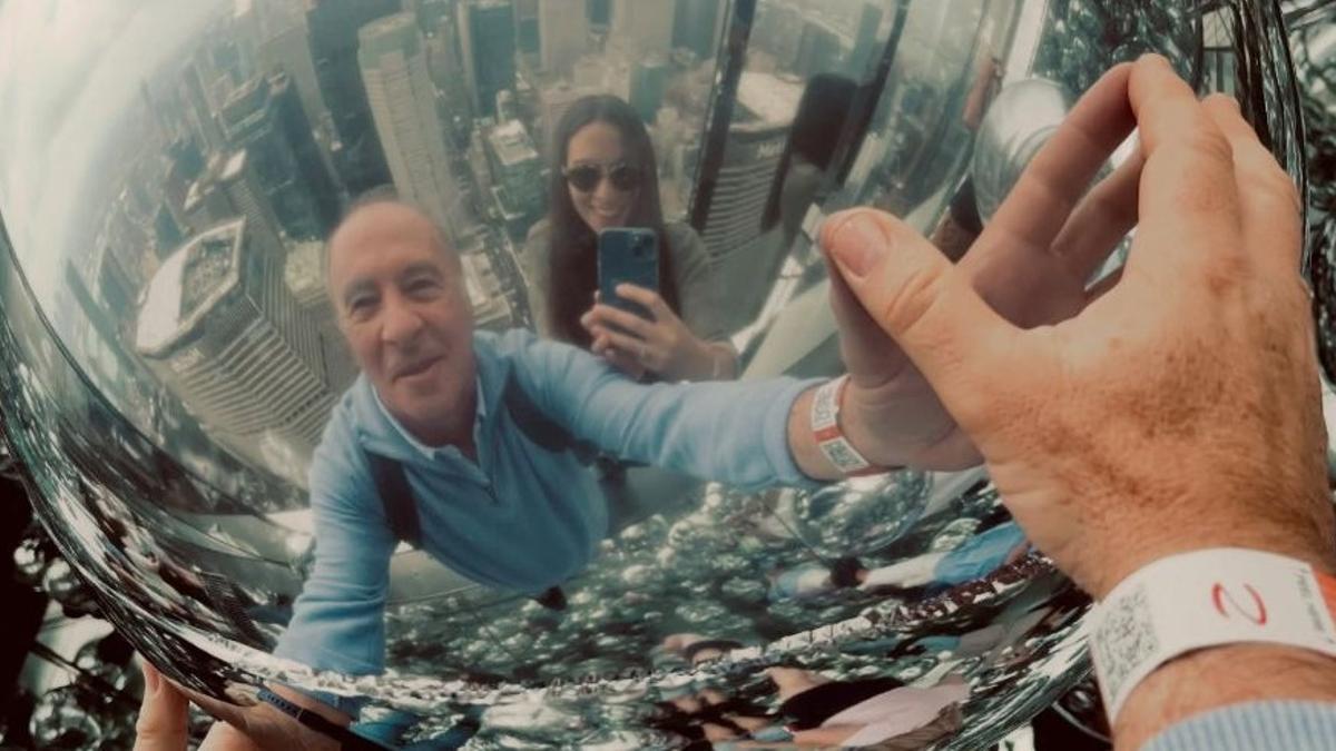 Captura de pantalla de una publicación donde se ve a Candela y su padre en la cuenta de Instagram de @candelatc