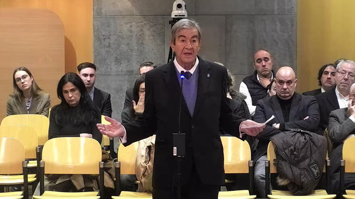 Álvarez-Cascos, tomando la última palabra en el juicio.