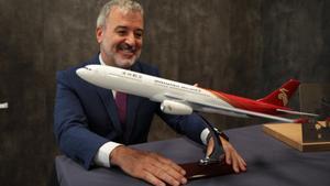 Jaume Collboni en la inauguración de la nueva ruta aérea entre Barcelona y la ciudad china de Shenzhen
