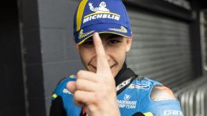 Raúl Fernández (Aprilia), celebrando su victoria, el domingo, en Australia.