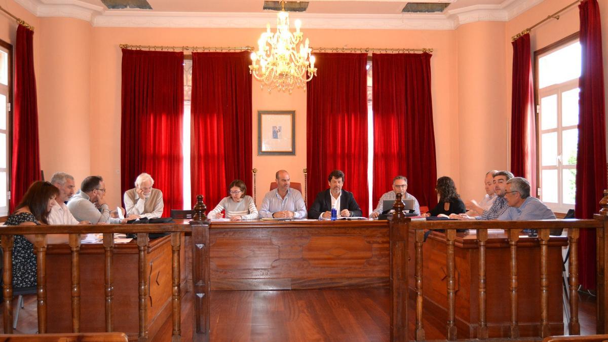 Una reunión de la mesa de negociación de la RPT de Bueu.