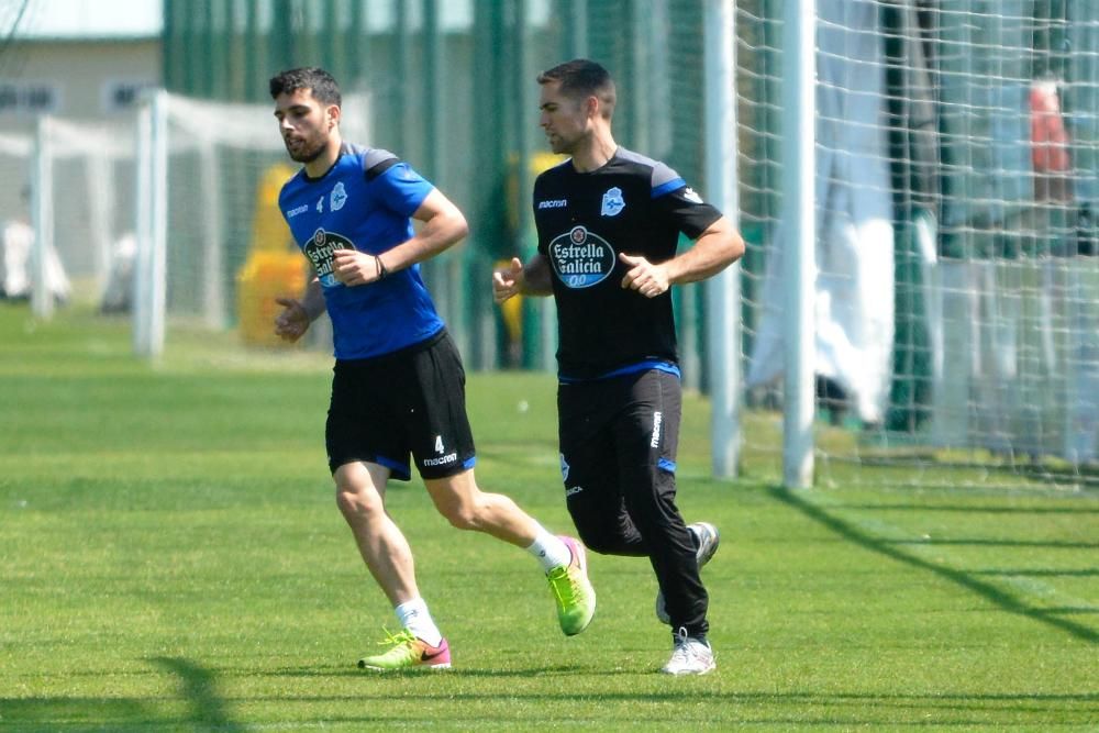 Penúltimo entrenamiento de la plantilla blanquiazul antes de viajar a Mestalla para cerrar la temporada 2017-18.