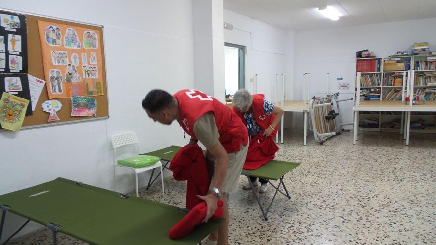Alzira habilita un refugio climático para proteger del calor a personas sin techo
