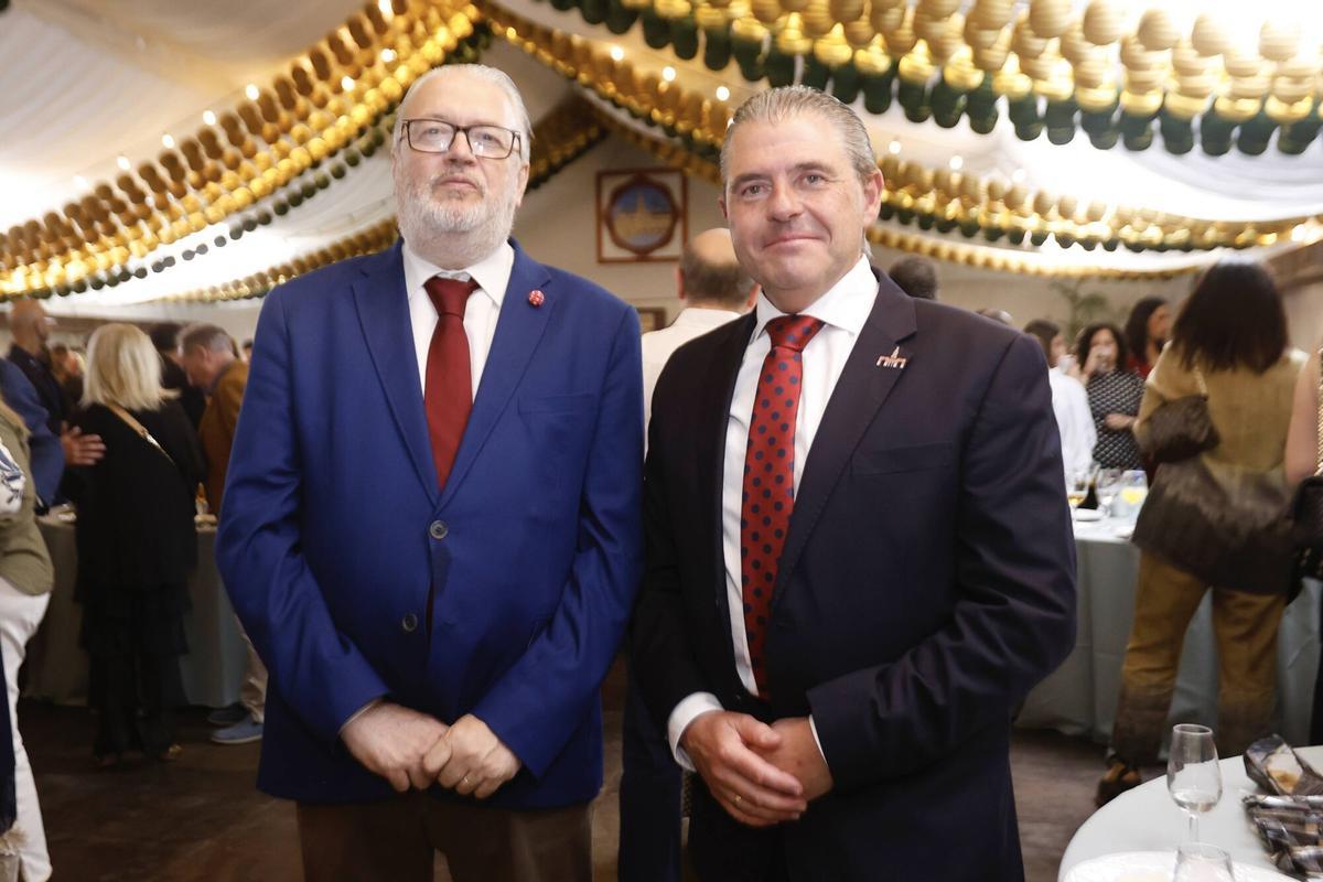 La Corporación municipal celebra el tradicional inicio de fiesta en la Caseta Municipal