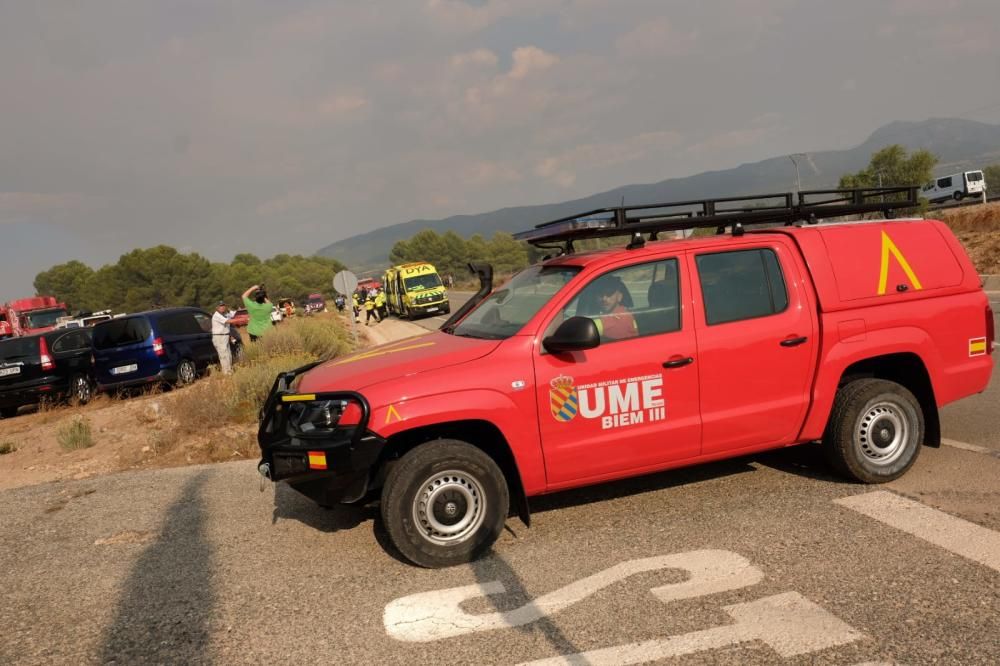 Efectivos trabajando en las labores de extinción