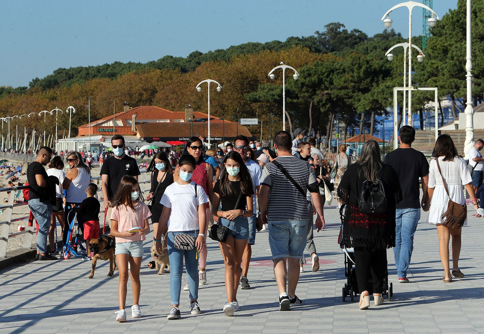 Sol y calor para despedir el puente del Pilar en Vigo