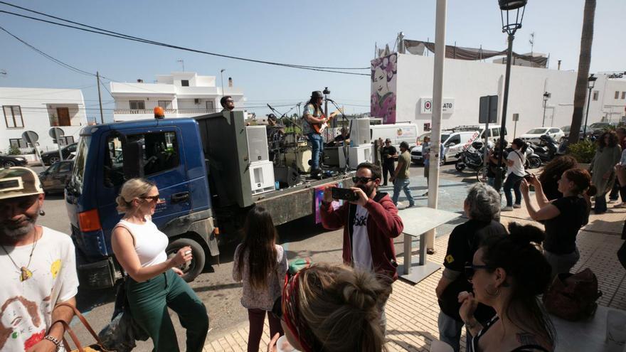 Una decena de bares se apuntan al ‘Tour Jordier’ de Sant Jordi