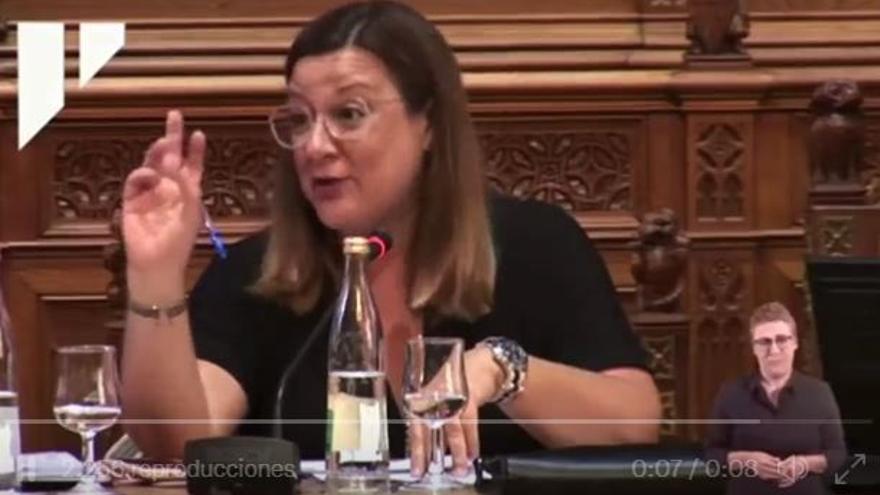 Bel Busquets saca el genio en el pleno del Consell en una réplica a Vox: &quot;No ha nacido aún el hombre que me diga lo que tengo que hacer&quot;