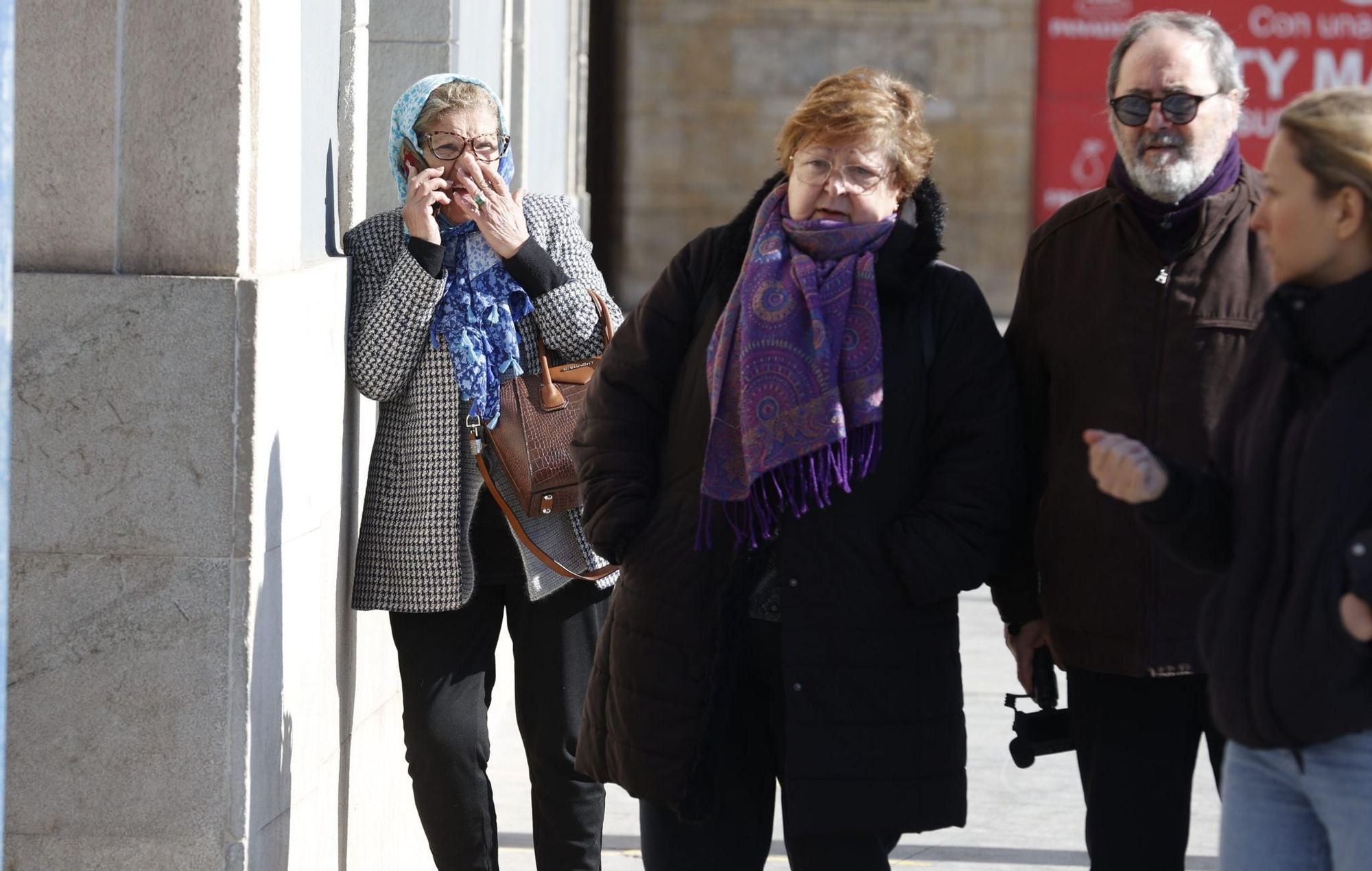 El frío intenso toma las calles de Alicante