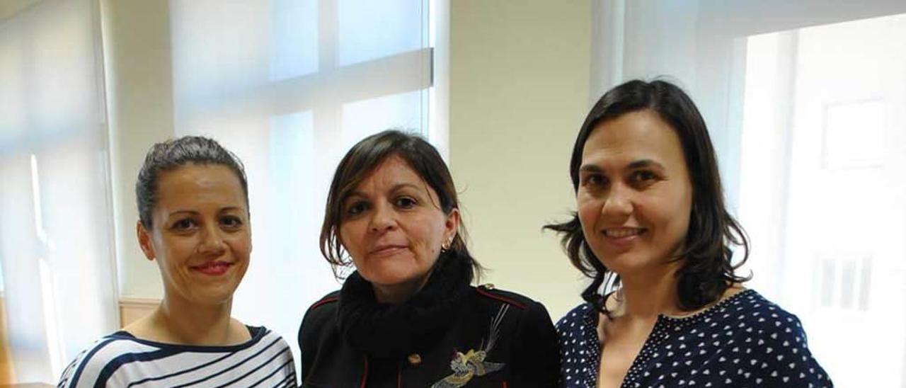 Almudena Frutos, María José Martínez y Eva Miranda, en Tapia.