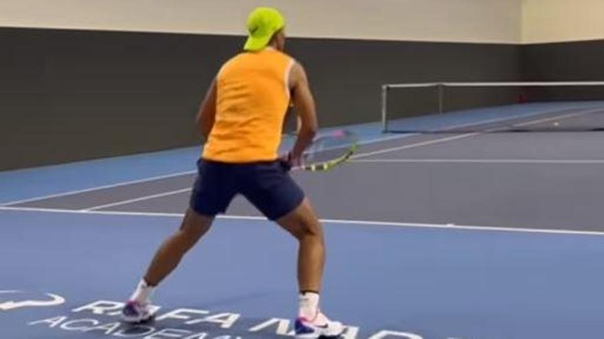 Rafa Nadal pisa el acelerador de su recuperación: El vídeo de su entrenamiento más intenso en pista rápida