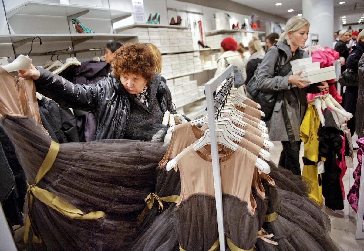 La compra de ropa está bajando desde hace unos años