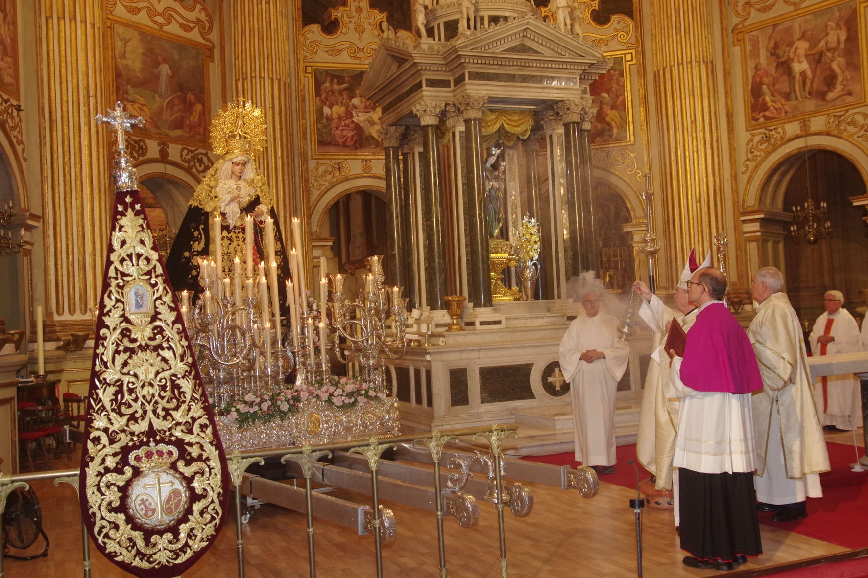 Traslado de la Virgen del Gran Poder a la Catedral y misa solemne