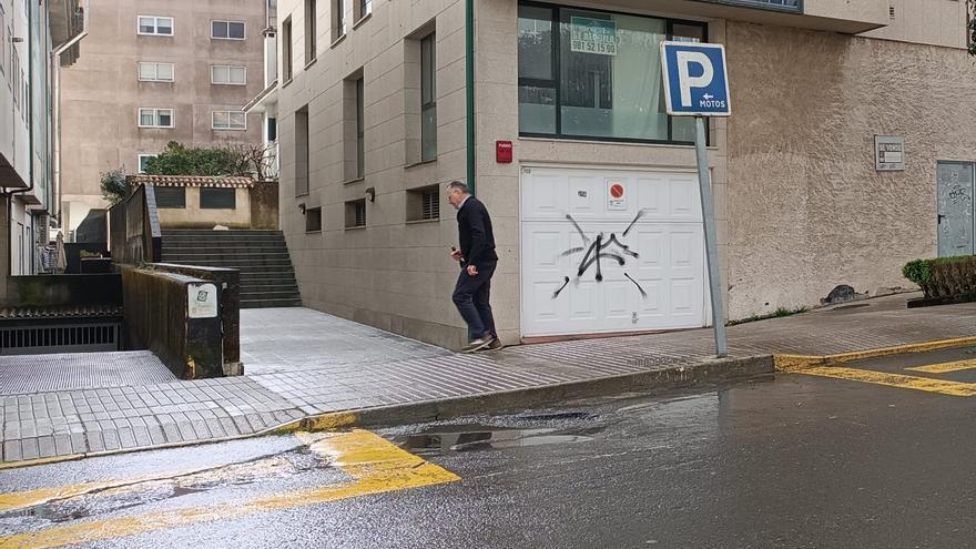 Achacan a “xente incívica” los actos vandálicos y pintadas puntuales que sufre O Milladoiro