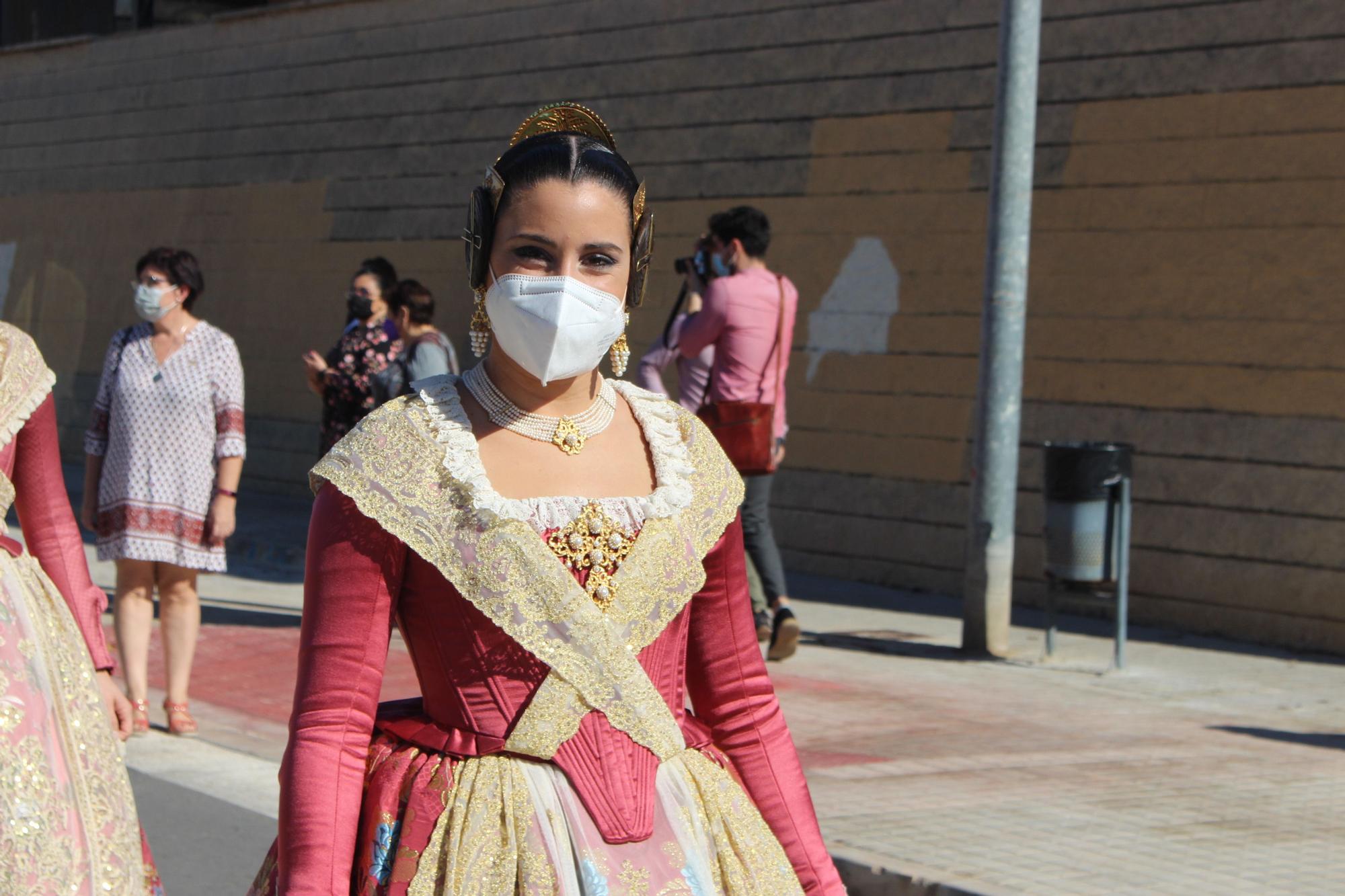 Carmen, Nerea y las cortes acompañan a las fallas de Quart y Xirivella en la procesión de la Senyera