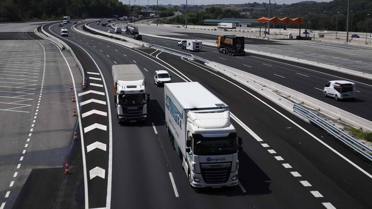 Camions a l'autopista