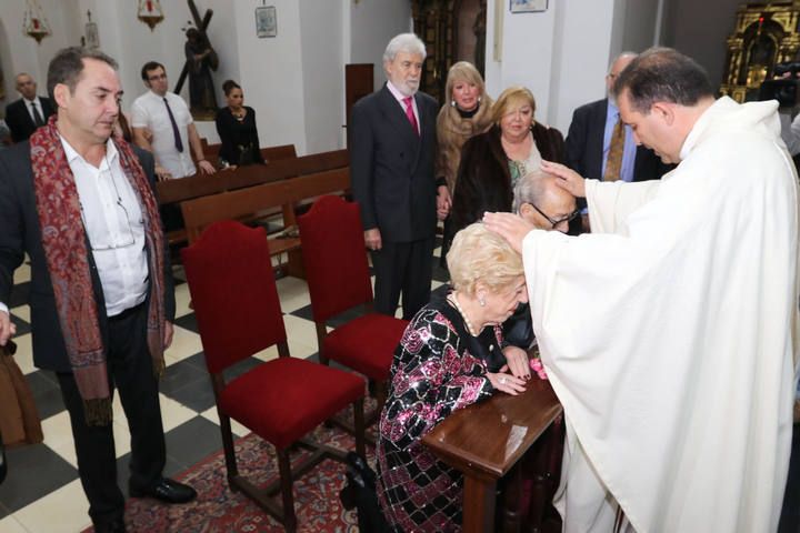 Ester Guasch y Manuel Otero renuevan sus votos matrimoniales en el Puig de Missa de Santa Eulària 75 años después de aquel 21 de diciembre de 1940