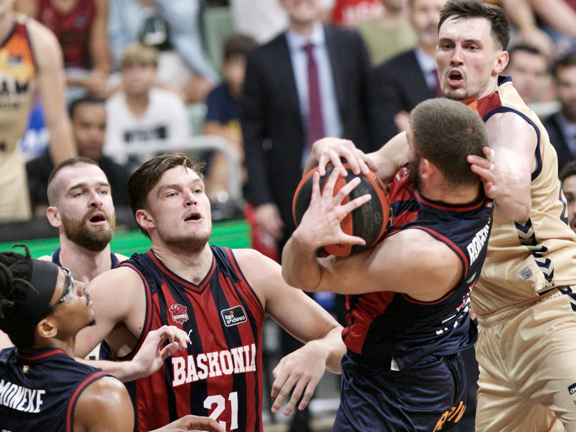 Las imágenes del UCAM Murcia - Baskonia