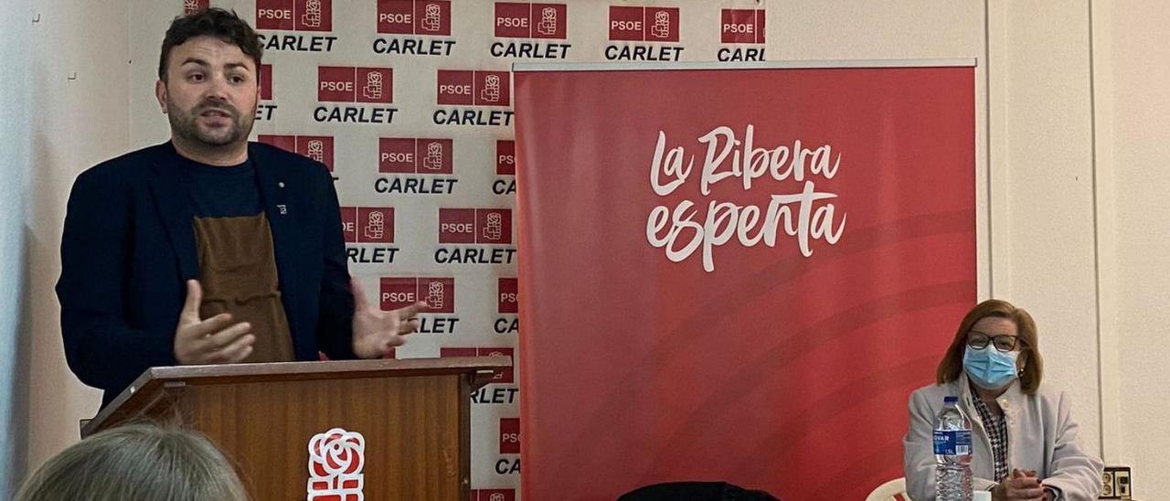 Carles Arques, en un acto de campaña celebrado en Carlet la semana pasada. | LEVANTE-EMV