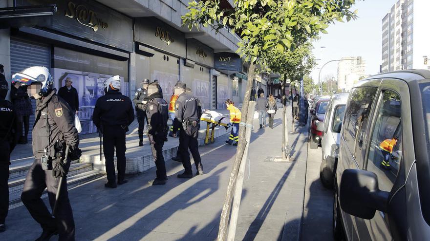 Una pelea en la terraza de un bar motiva un amplio dispositivo policial en Vigo