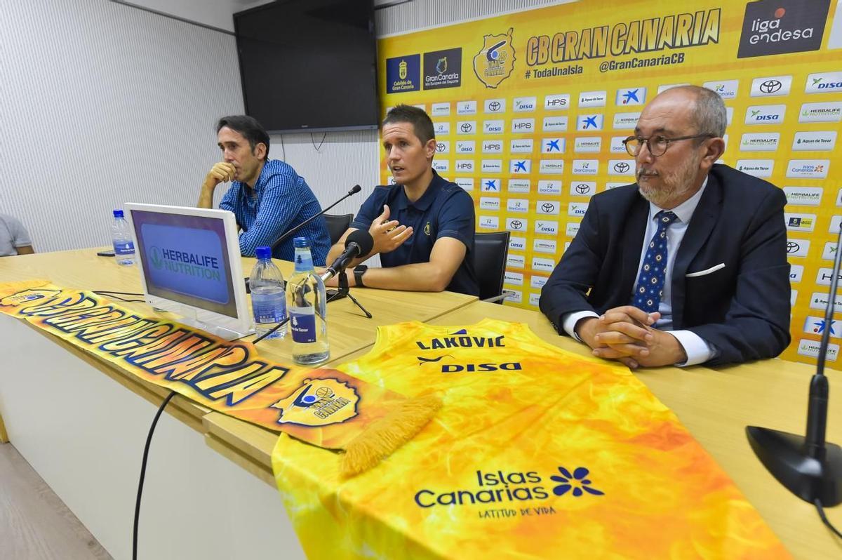 Villar, Lakovic y Enrique Moreno