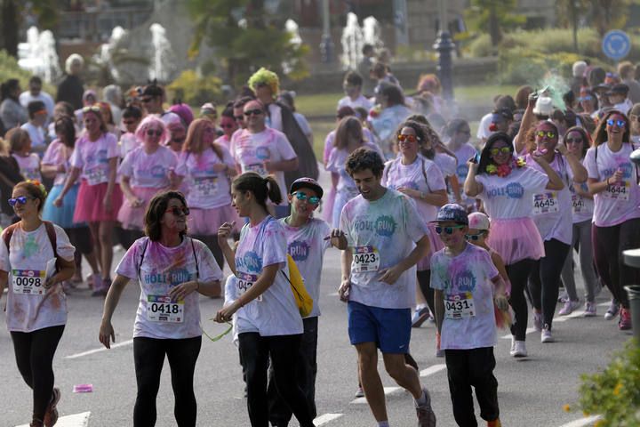 Samil se tiñe de múltiples colores con la Holi Run