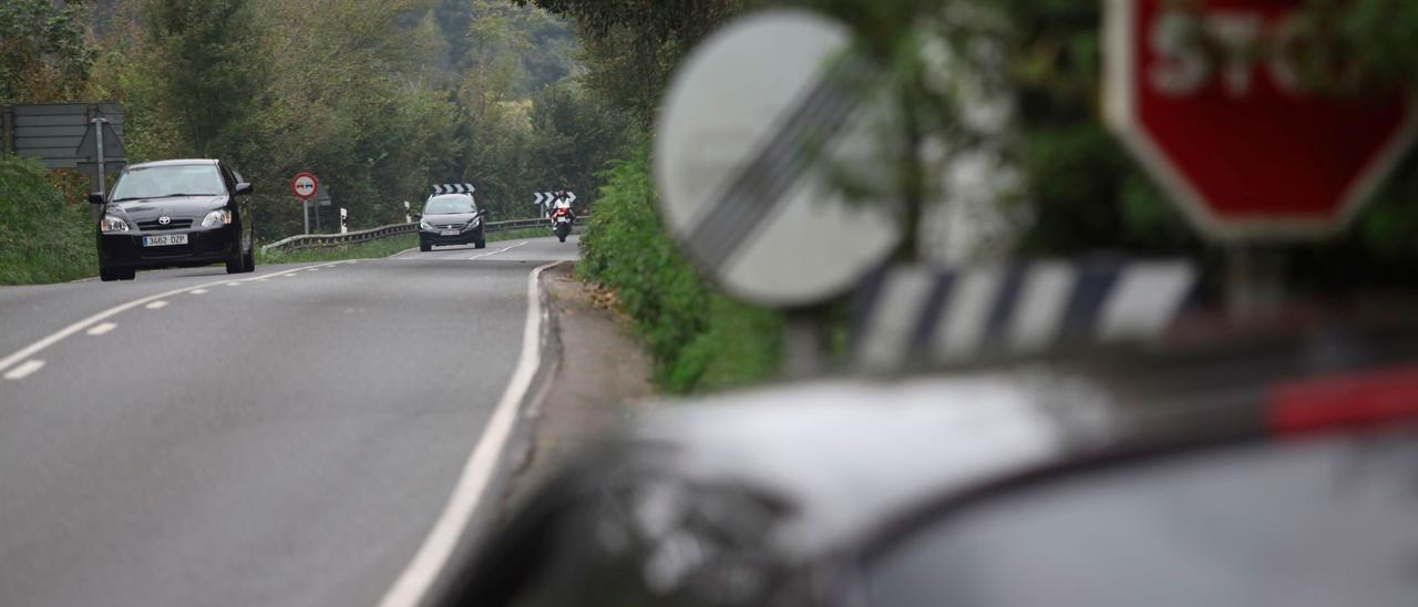 Tramo de la carretera de la costa (N-632) entre La Llorea, en Gijón, y Venta de las Ranas, en Villaviciosa