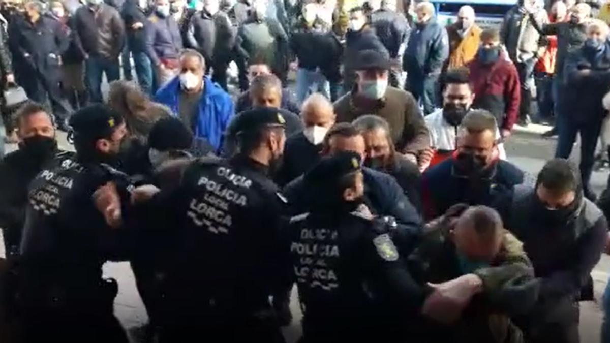 Imagen del asalto al Pleno del Ayuntamiento de Lorca.