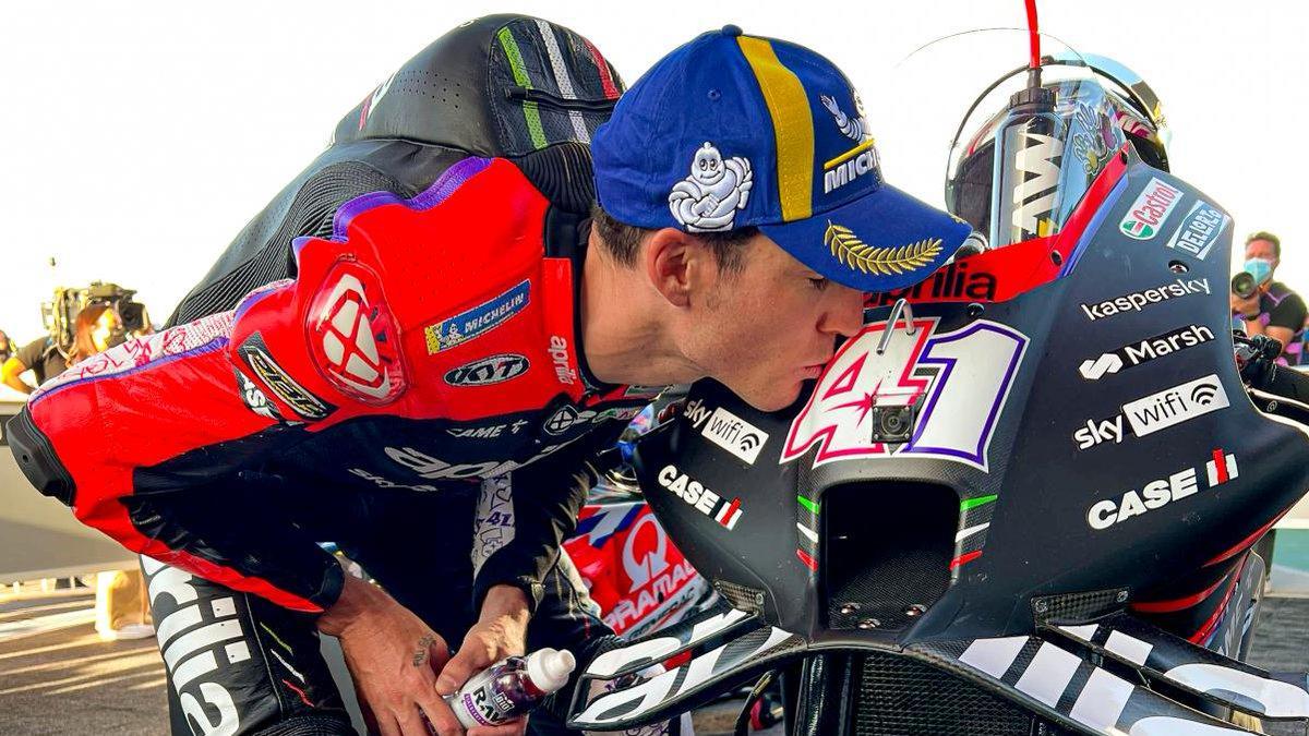 Aleix Espargaró y Aprilia se estrenan en MotoGP