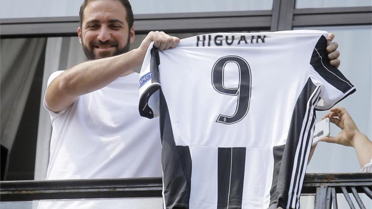 Higuaín, feliz en su nuevo destino