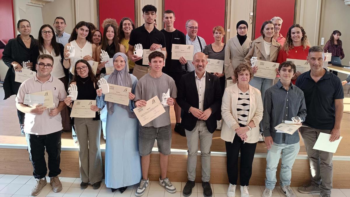 Imatge de grup dels guanyadors dels premis de la Fundació Lacetània