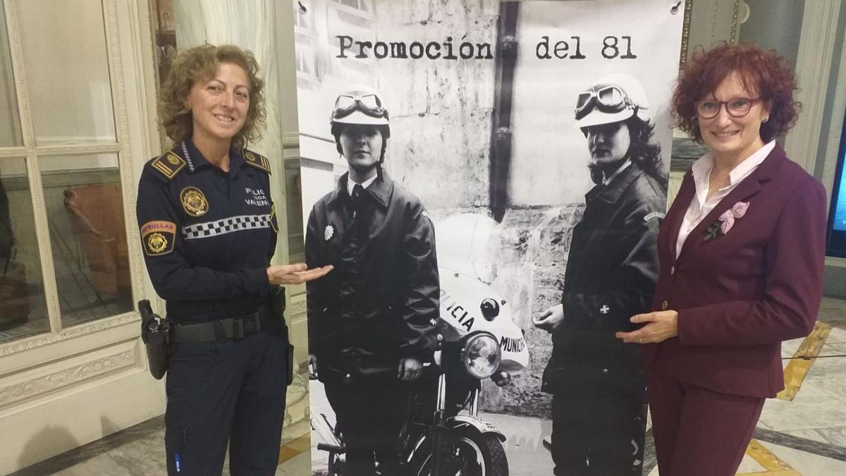 Clases de teoría con los futuros policías. | FUNDACIÓN POLICÍA LOCAL