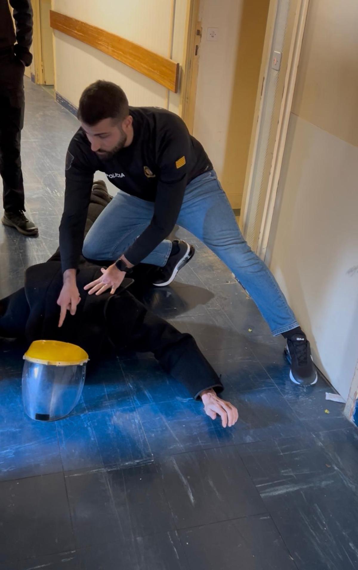 Un dels agents d'Olot durant les sessions.