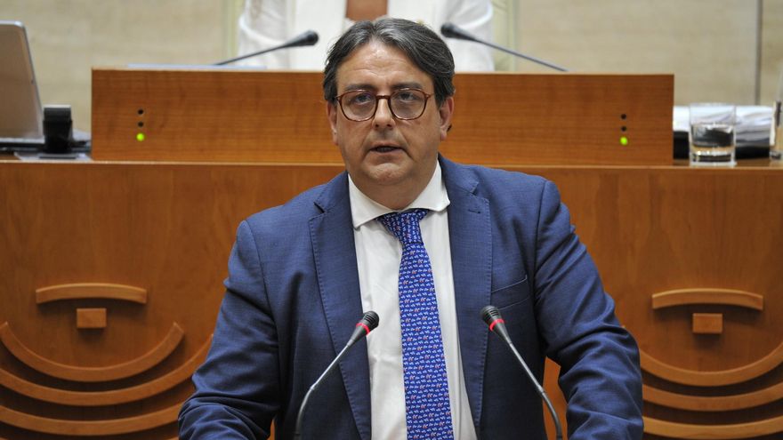 "Los empleados públicos extremeños han salido perdiendo", denuncia el PSOE