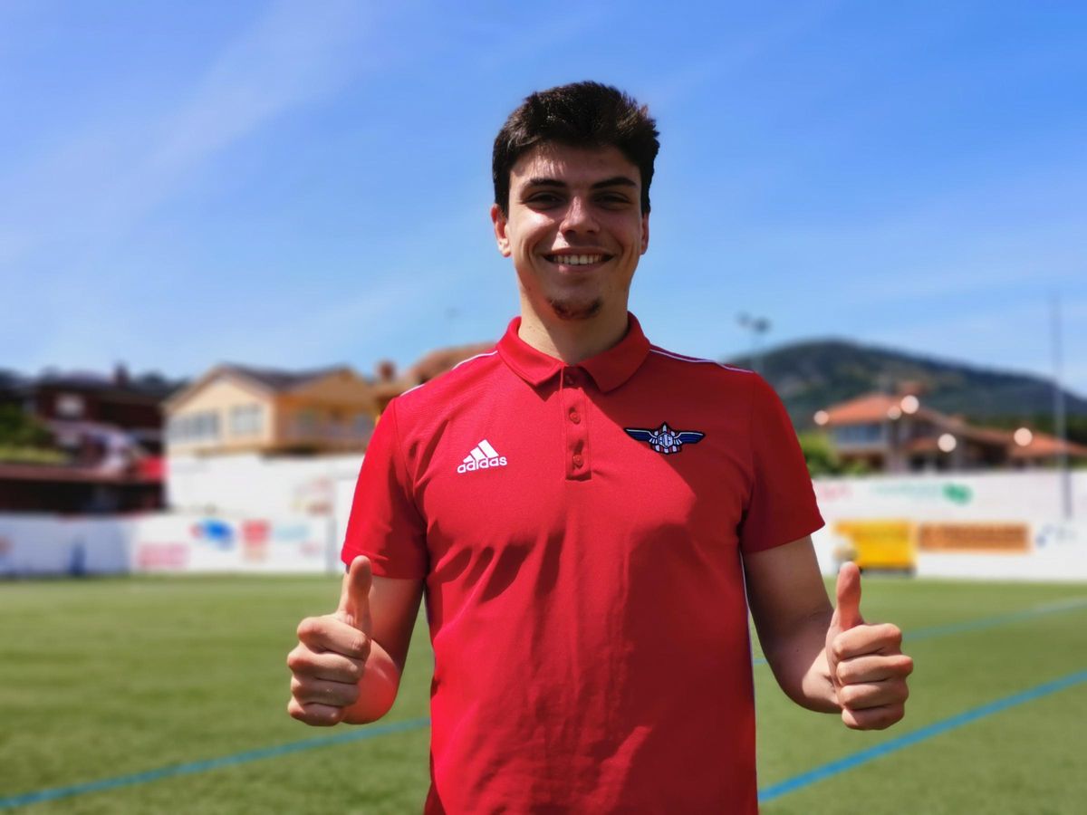 El lateral izquierdo Jorge Guimeráns "Guime" en su anterior etapa en el Alondras.