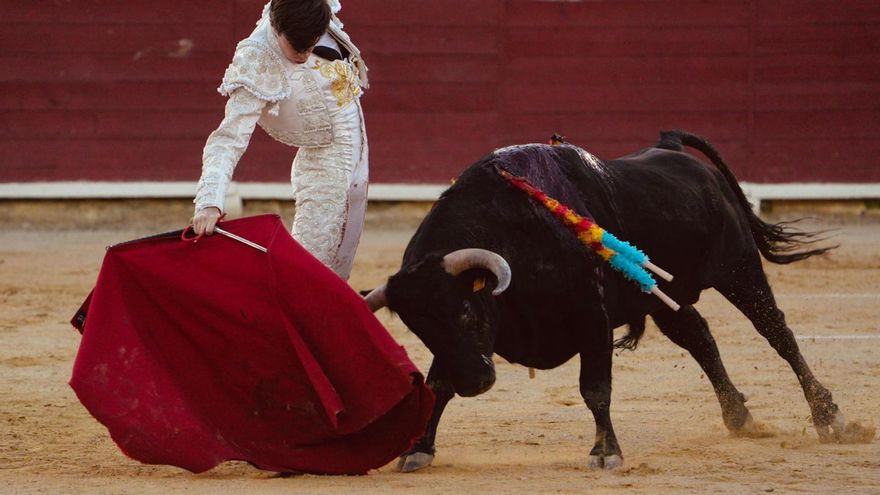 Gran triunfo de Mario Vilau en Vinaroz con tres orejas cortadas