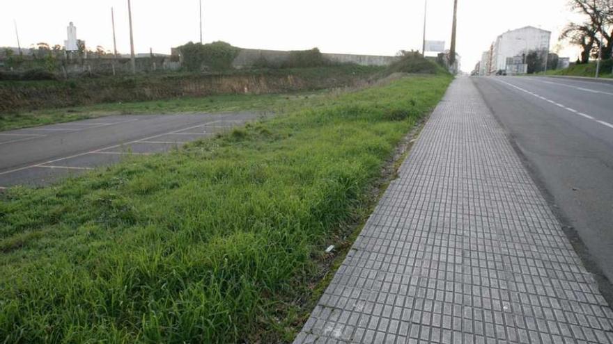 La guardería se construirá en A Baiuca, en la entrada de A Estrada desde Silleda. // Bernabé / Víctor Espiño