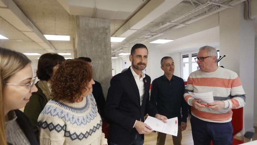 Bielsa presenta su candidatura de forma oficial en València