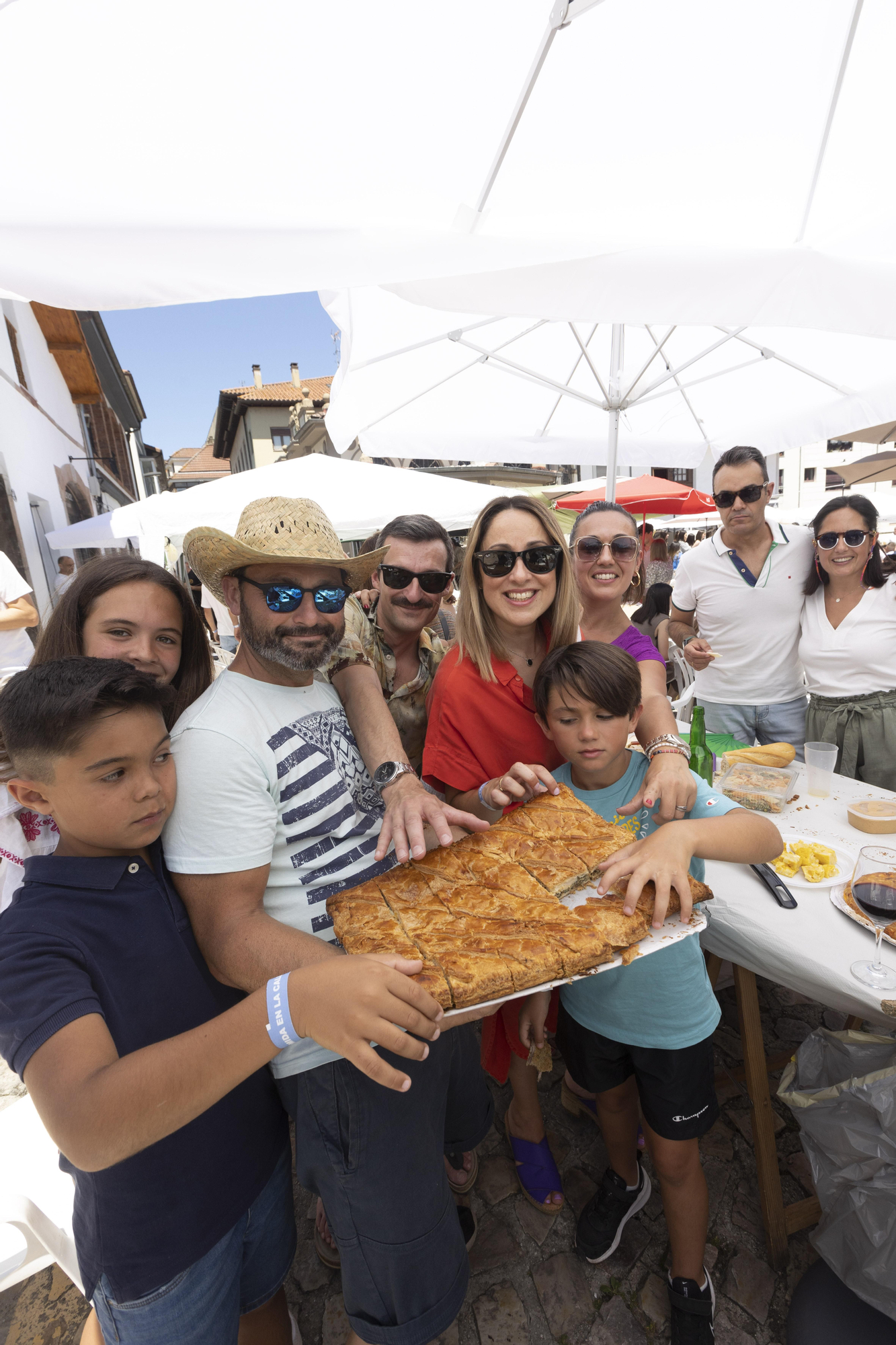 En imágenes: así fue la comida en la calle de Grao