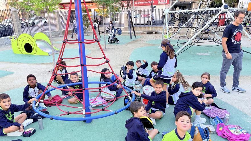 Escolares de Carmelitas celebran su día de convivencia a principio de curso.