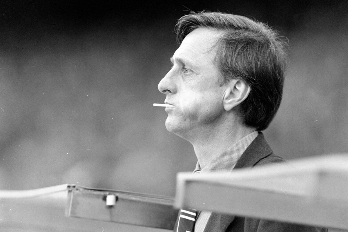 Johan Cruyff durante un partido en el Camp Nou