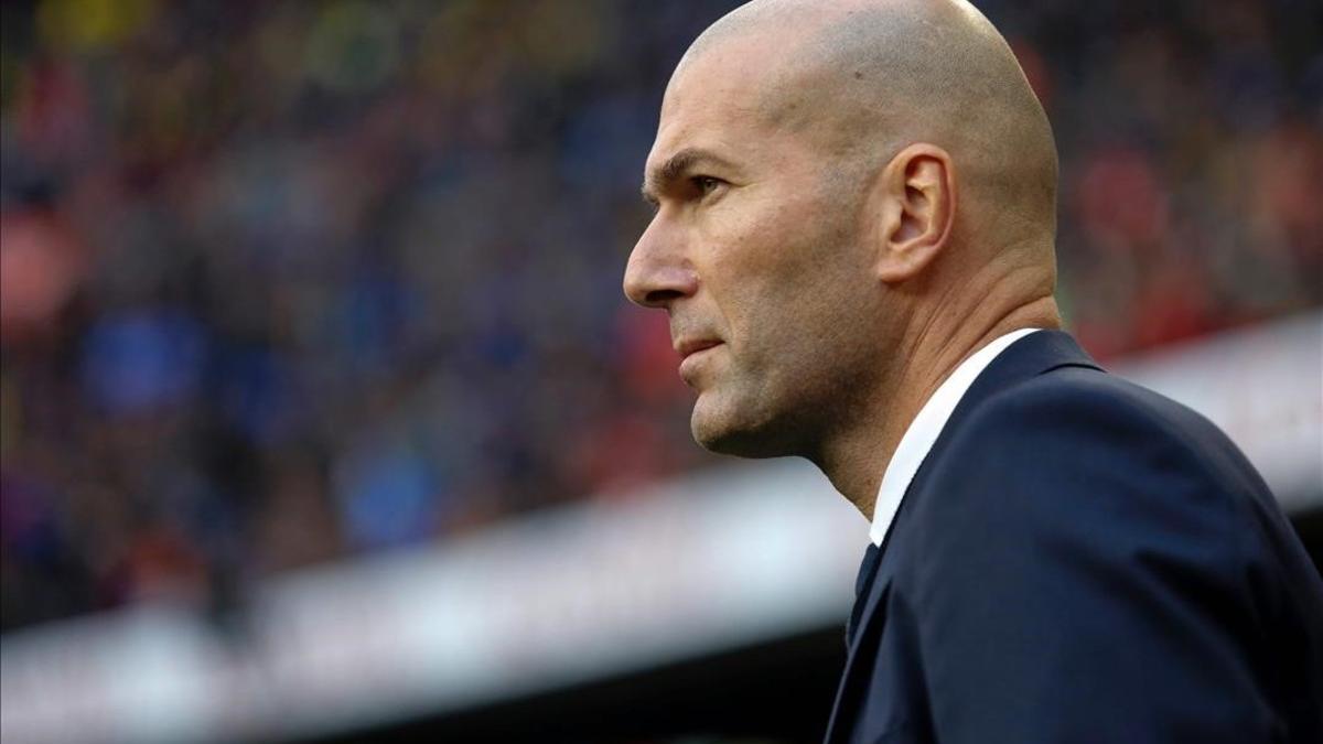 Zidane, durante el partido ante el Barcelona del pasado sábado en el Camp Nou