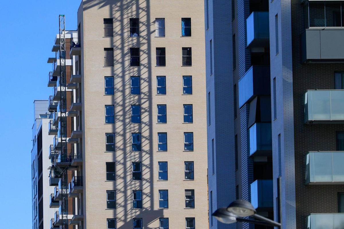 Valencia VLC Edificios de obra nueva en el barrio de Quatre Carreres. Crisis del precio de la vivienda. Mercado inmobiliario subidas en el precio del alquiler